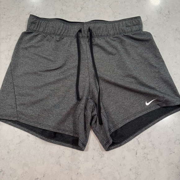 Nike Dri-Fit Women's Small Heathered Gray Charcoal Elastic Tie Waist 5" Inseam - Picture 1 of 9